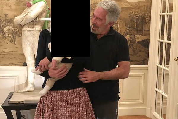 Meint fórnarlamb Epstein segir hann hafa verið föður