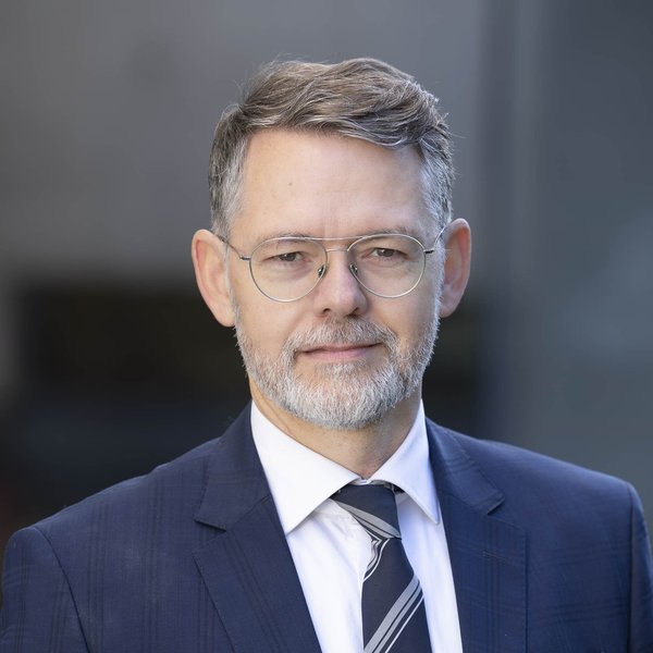 Eyvindur heldur áfram að dæma fólk