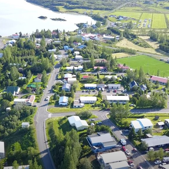 Barnaníðingur barinn á tjaldstæðinu í Fellabæ