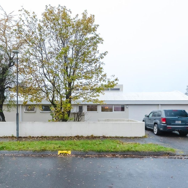 Selja einbýli í Mosfellsbæ með sundlaug