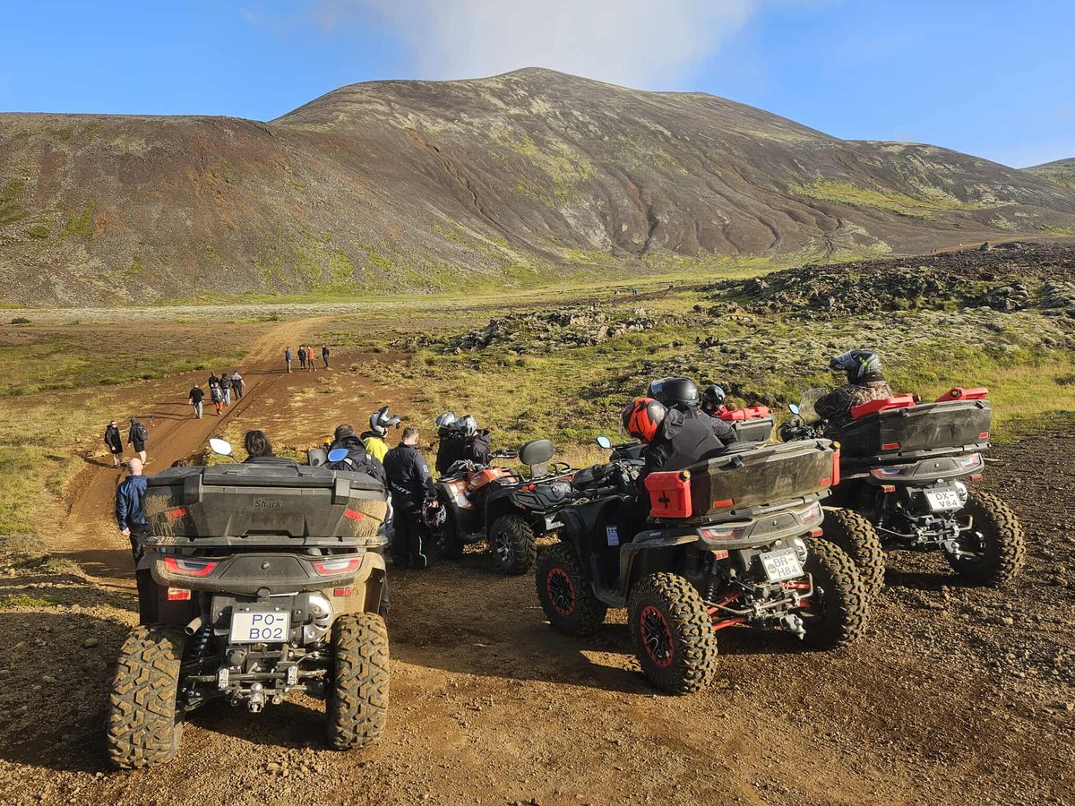 Fjórhjólafólk rífst við eldgosið