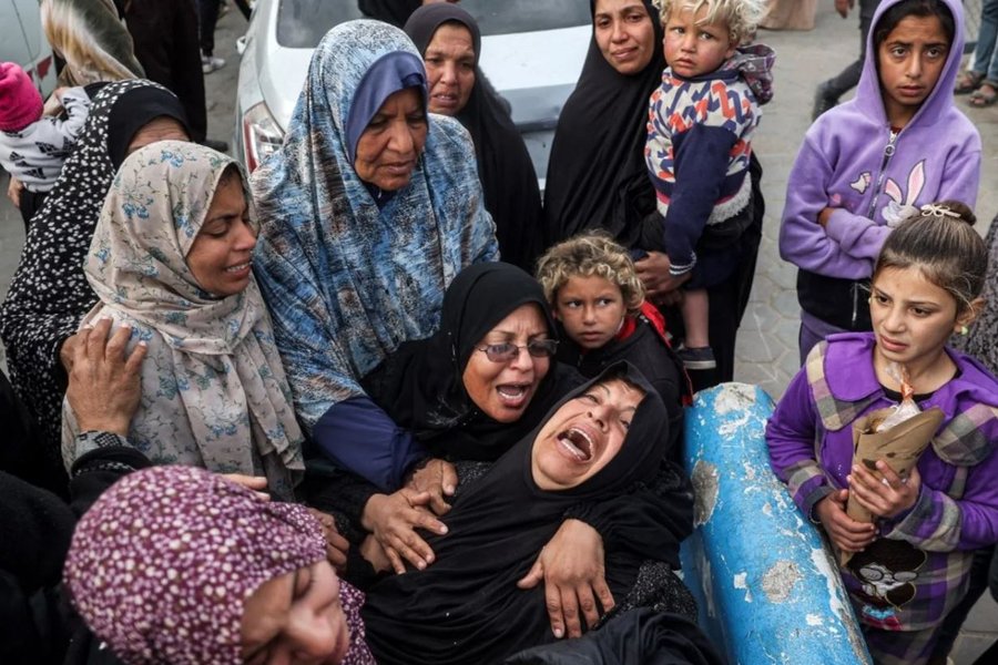 Átján úr sömu fjölskyldunni drepin í árás Ísraelshers