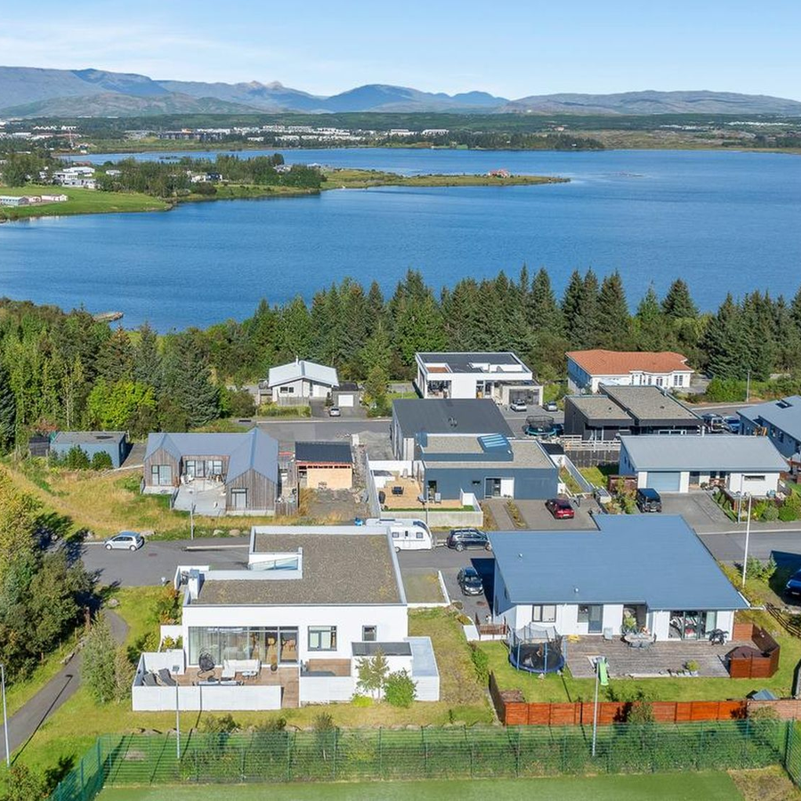 Draumaheimili innst í botnlanga við Elliðavatn til sölu