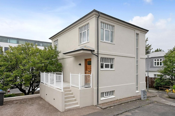 Selja áhugavert einbýli í hjarta Hafnarfjarðar