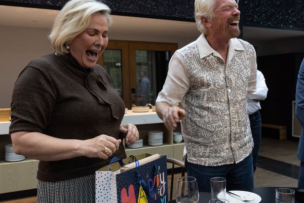 Branson segir heiminn betur settan með Höllu sem forseta