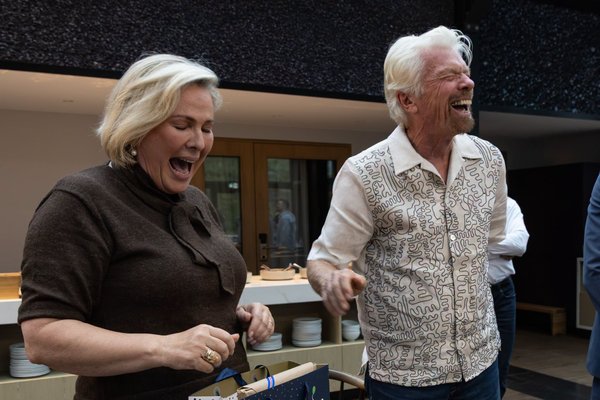 Branson segir heiminn betur settan með Höllu sem forseta