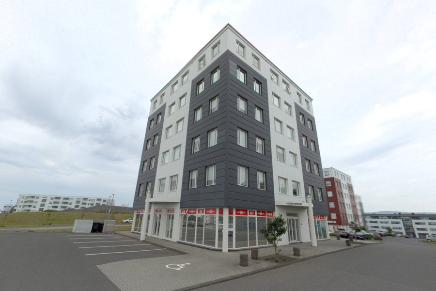 Tveir asnar boða til fundar