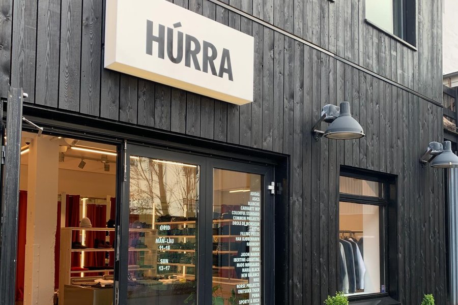 Húrra skellir í lás