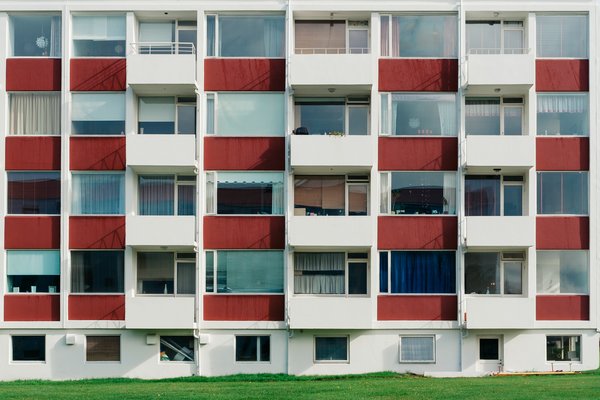Nýja normið á Íslandi: Háir vextir og 4% verðbólga
