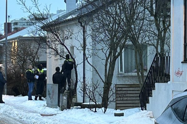 Sérsveitin réðst inn á heimili Quang Le