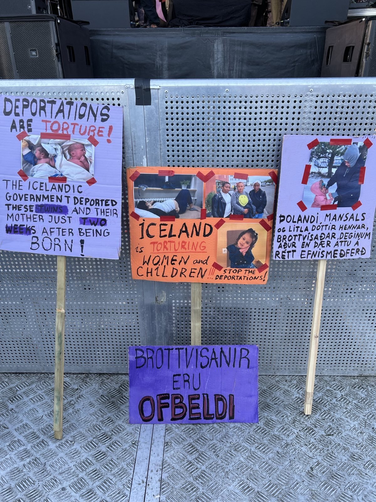 mótmælaskilti