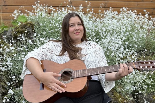 Að finna von í myrkrinu – Bergdís segir sína sögu í tónum