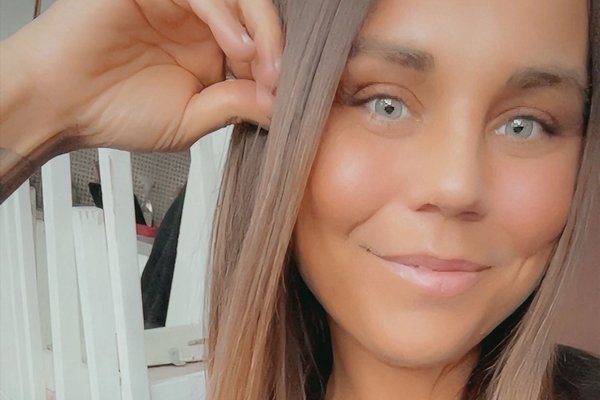 Fékk nálgunarbann á kærasta og lýsir rauðu flöggunum