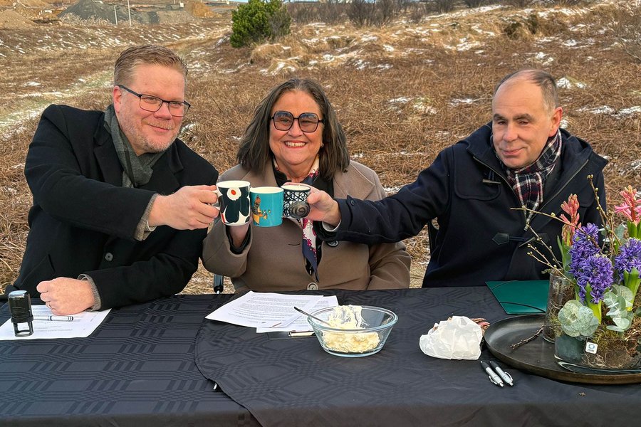 Skálað í rjúkandi heitu súkkulaði með rjóma