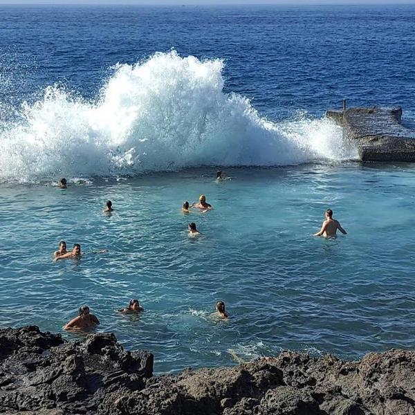 Feðginum bjargað úr lífshættu á Tenerife