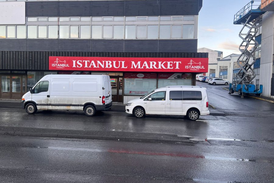 Nágrannerjur: Ásakanir fljúga yfir Grensásveg