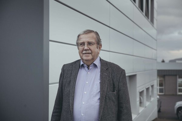 Krefst þess að Silja Bára taki poka sinn