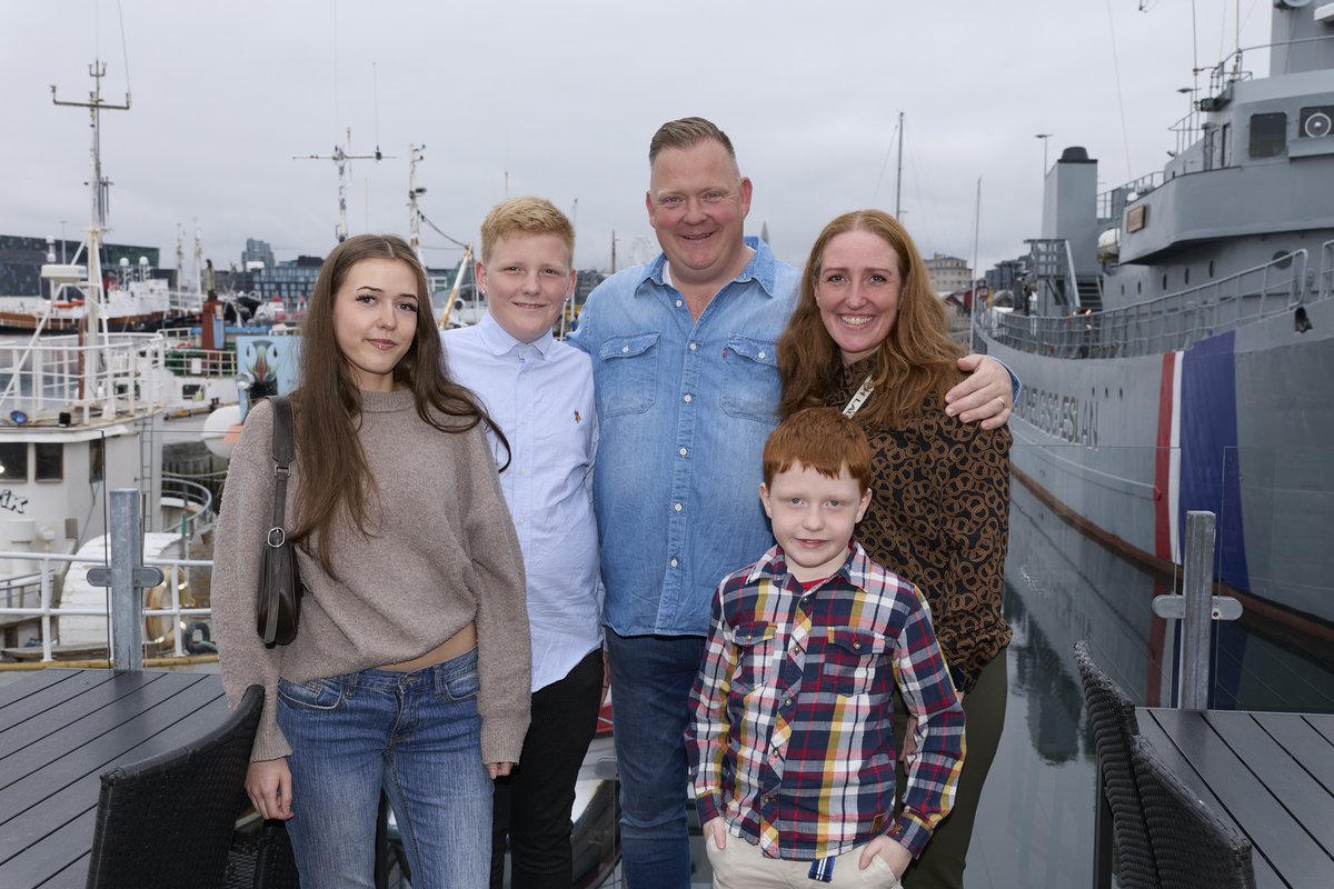 Kaffivagninn Axel Óskarsson, matreiðslumaður og eiginkona hans Katrín Ósk , börn