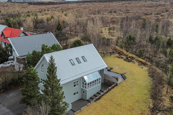 Selja risa einbýli á grínverði