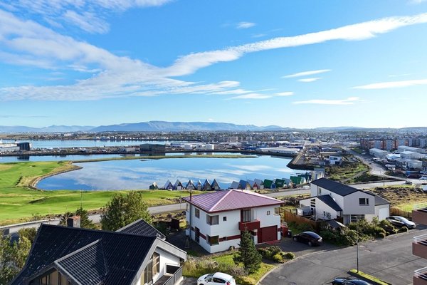 Einbýli með ótrúlegu útsýni til sölu í Hafnarfirði