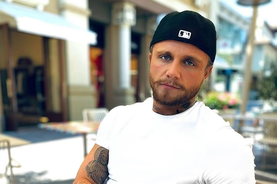 Kleini handtekinn vegna kynferðisbrots