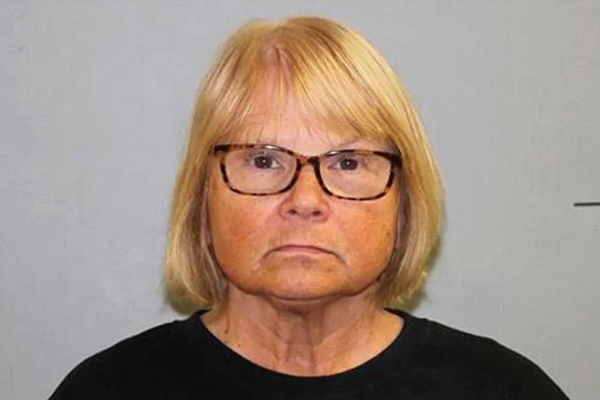 65 ára kona ákærð fyrir að drepa eigið barn