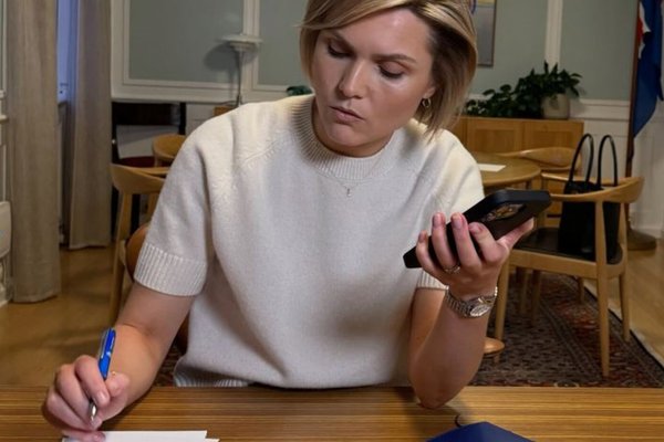 Illugi segir ljósmynd Kristrúnar vera „hallærislegan tilbúning“