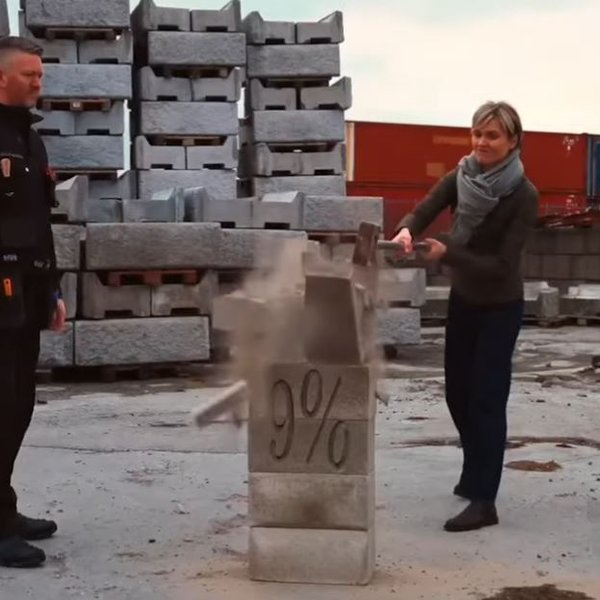 Ungir Sjálfstæðismenn auglýsa eftir sleggju Samfylkingarinnar