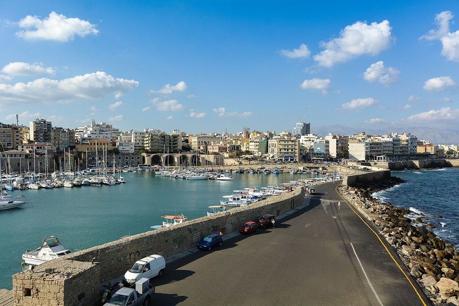 Tveir látnir eftir skotárás á Krít