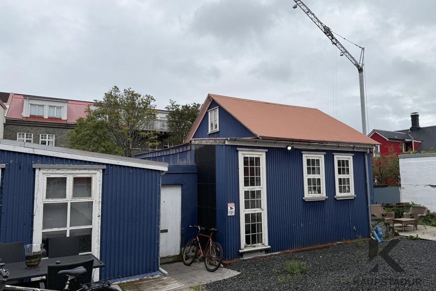 Selur timburhús á Laugavegi sem hefur séð betri daga