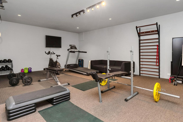 Heilsumeðvitað fólk selur risahús í Fossvogi