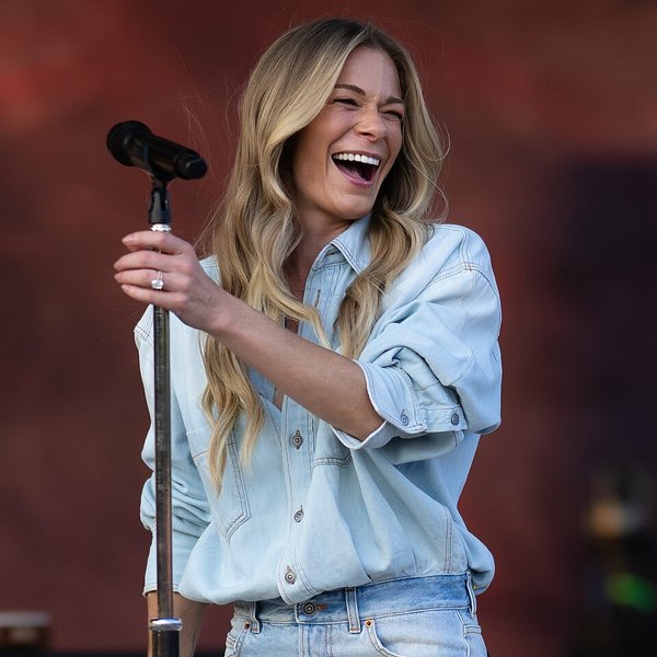 LeAnn Rimes fór að hágráta eftir „nudd“