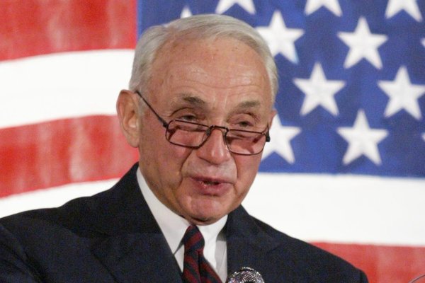 Milljarðamæringur boðaður í skýrslatöku vegna tengsla við Jeffrey Epstein