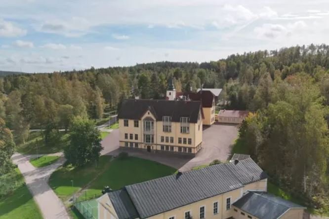 Fimm nemendur í einkaskóla í Svíþjóð ákærðir fyrir líkamsárás