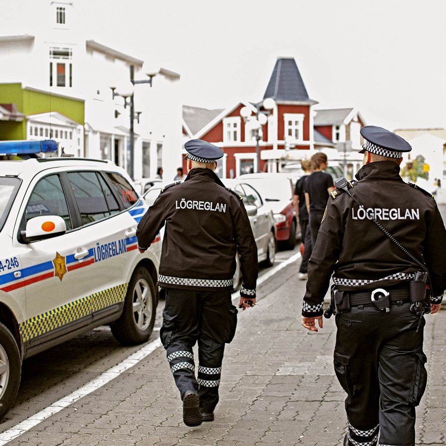 Eignaspjöll framin við skóla