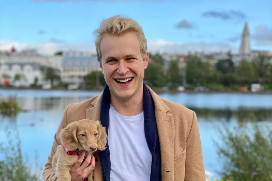 Magnús Magnus Magnússon stofnar fyrirtæki