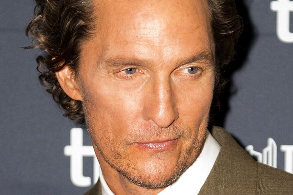 Jennifer Lopez bjargaði Matthew McConaughey úr miklum vandræðum