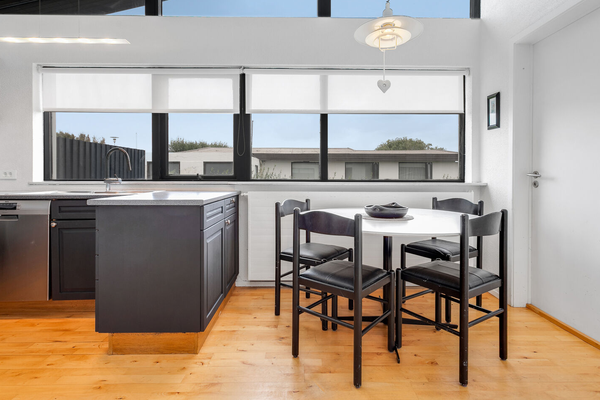 Svarthvítt hús á Seltjarnarnesi til sölu