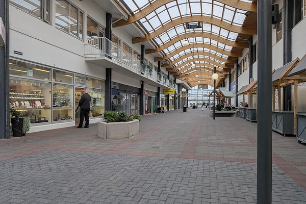 Ungar konur dæmdar fyrir líkamsárásir