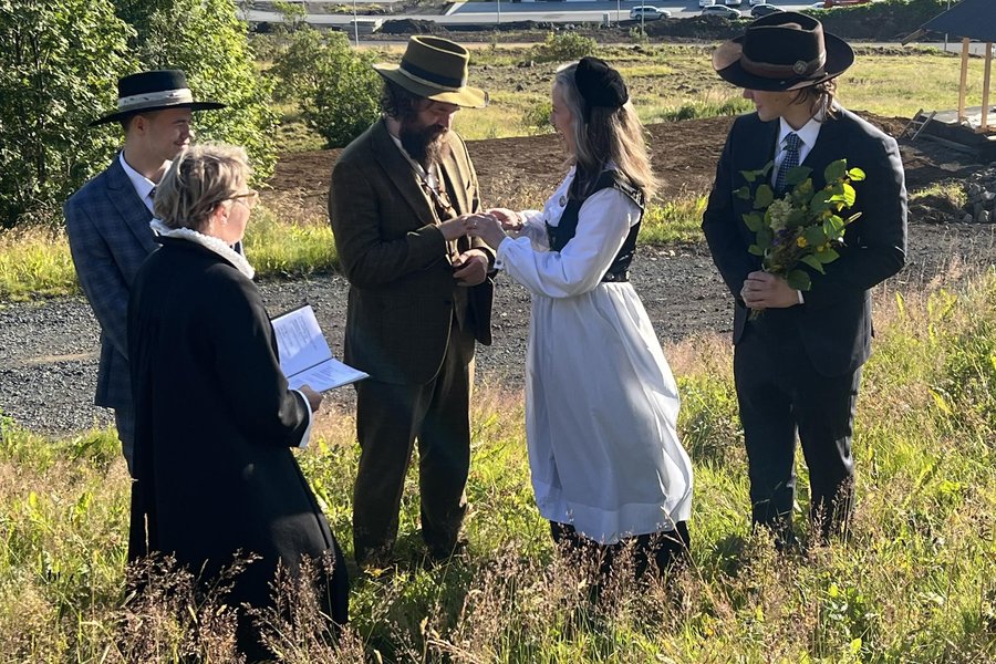 Hugljúft brúðkaup Mugison