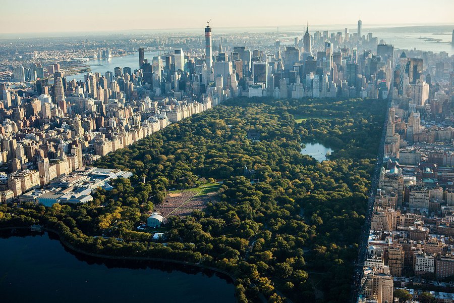 Opna bókabúð án bóka í New York