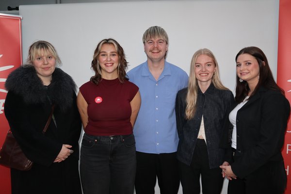 Oddvitar Röskvu: Katla Vigdís Svövu og Vernharðsdóttir, Helena Guðrún Þórsdóttir, Magnús Hallsson, Helga Björg B. Óladóttir og Guðlaug Eva Albertsdóttir.