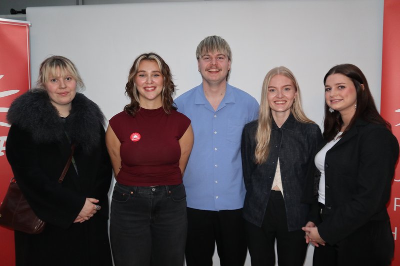 Oddvitar Röskvu: Katla Vigdís Svövu og Vernharðsdóttir, Helena Guðrún Þórsdóttir, Magnús Hallsson, Helga Björg B. Óladóttir og Guðlaug Eva Albertsdóttir.
