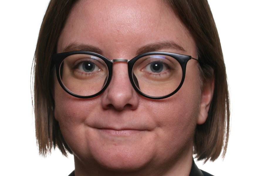 Olga býður sig fram og varar við fasisma