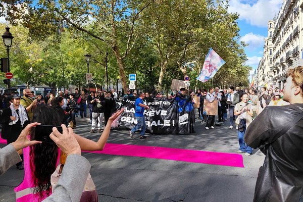 Eiríkur Rögnvaldsson varð lítið var við óeirðir í París