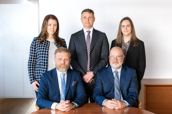 Peningastefnunefnd Seðlabanka Íslands Seðlabanki. Peningastefnunefnd er nú skipuð þannig: Ásgeir Jónsson, formaður, Þórarinn G. Pétursson, staðgengill formanns, Tómas Brynjólfsson, Herdís Steingrímsdóttir og Ásgerður Ósk Pétursdóttir.