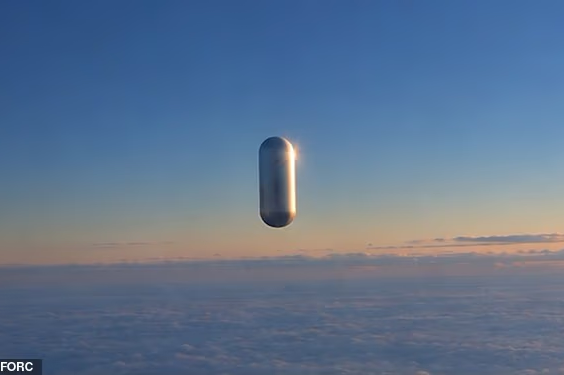 Flugmenn sáu undarlegan silfurlitan hlut á himni yfir Ohio