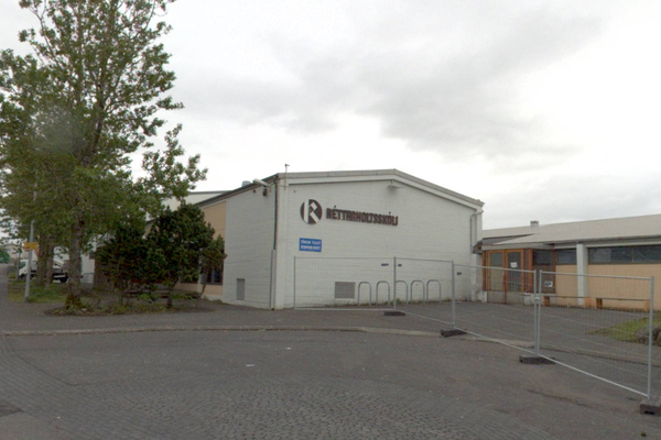 Ákærður fyrir hnífstungu við Réttó