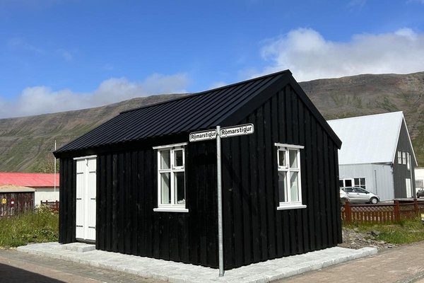 Selja eitt minnsta einbýli landsins á gjafaverði