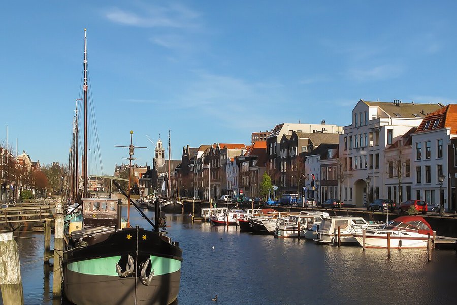 Karlmaður handtekinn eftir hnífaárásir í Rotterdam